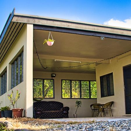 Guddy'S Riverside Cottage Nausori 외부 사진