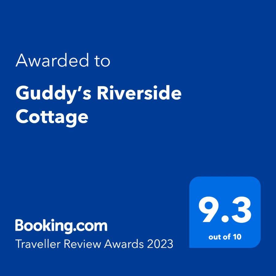 Guddy'S Riverside Cottage Nausori 외부 사진
